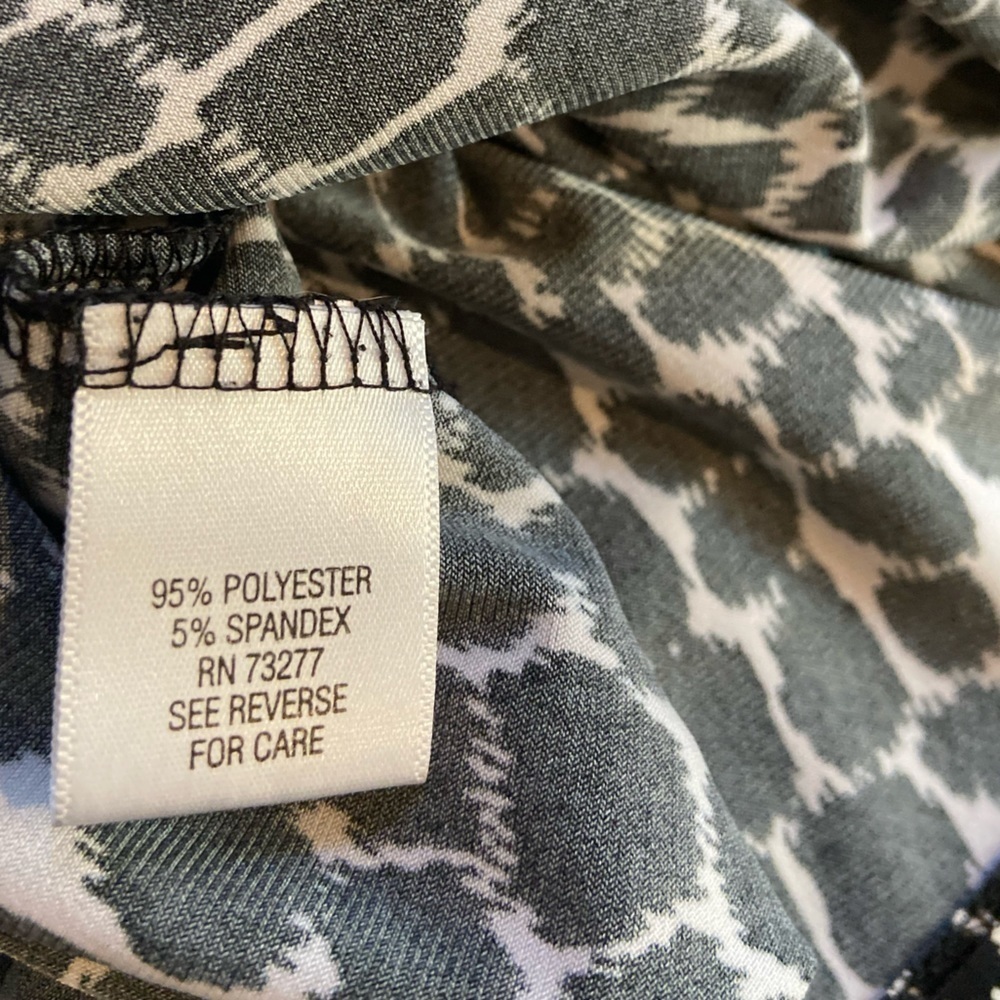 Dana Buchman~Gator Skin Print Top~Gathered Oval Neckline~Sleeveless~Size M - Picture 11 of 12